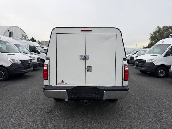 2016 Ford, dovoz Kanada — foto 4 z 12