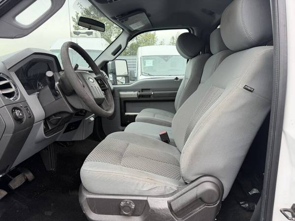 2016 Ford, dovoz Kanada — foto 9 z 12