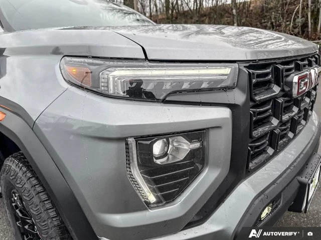 2026 GMC Canyon Elevation, šedá, 18 km, dovoz Kanada — foto 11 z 20