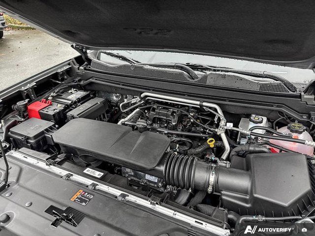 2026 GMC Canyon Elevation, šedá, 18 km, dovoz Kanada — foto 13 z 20