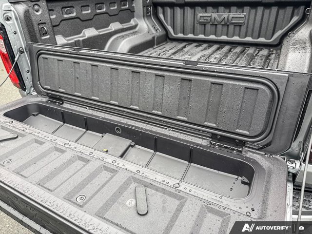 2026 GMC Canyon Elevation, šedá, 18 km, dovoz Kanada — foto 16 z 20