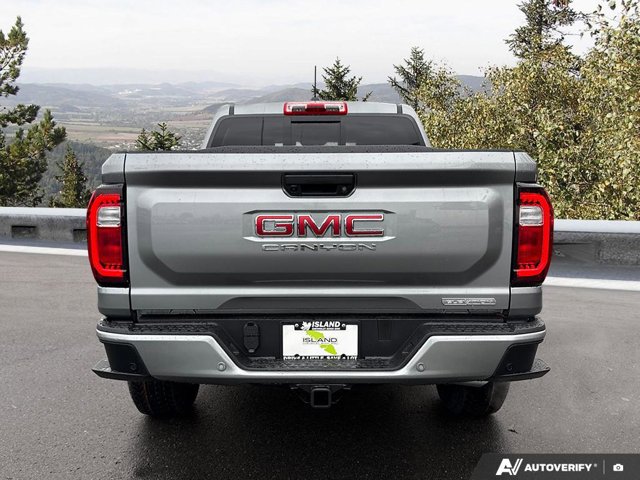 2026 GMC Canyon Elevation, šedá, 18 km, dovoz Kanada — foto 4 z 20