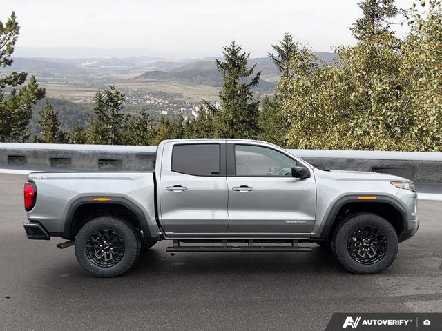2026 GMC Canyon Elevation, šedá, 18 km, dovoz Kanada — foto 6 z 20