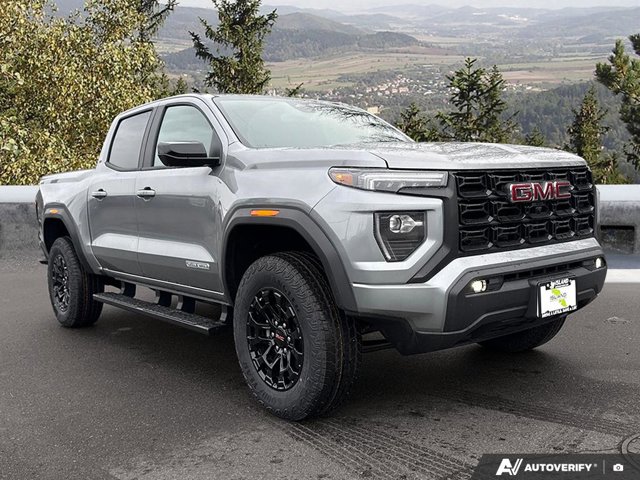 2026 GMC Canyon Elevation, šedá, 18 km, dovoz Kanada — foto 7 z 20