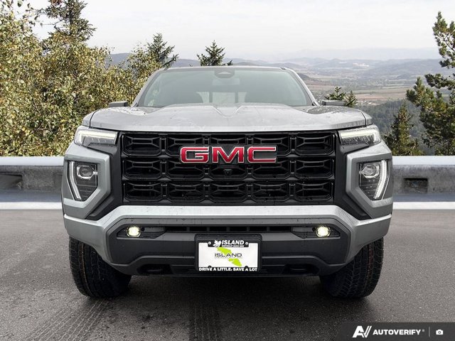 2026 GMC Canyon Elevation, šedá, 18 km, dovoz Kanada — foto 8 z 20