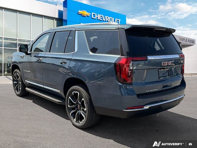 2026 GMC Yukon Elevation, modrá, 5 km, dovoz Kanada — foto 3 z 20