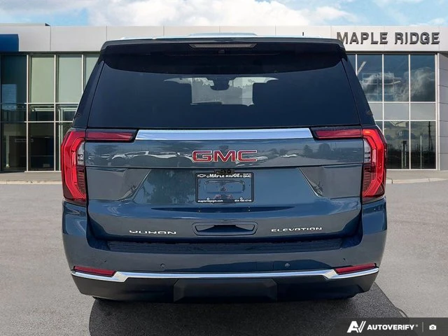 2026 GMC Yukon Elevation, modrá, 5 km, dovoz Kanada — foto 4 z 20