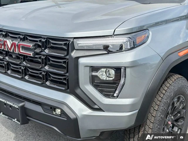 2026 GMC Canyon Elevation, šedá, 7 km, dovoz Kanada — foto 11 z 20