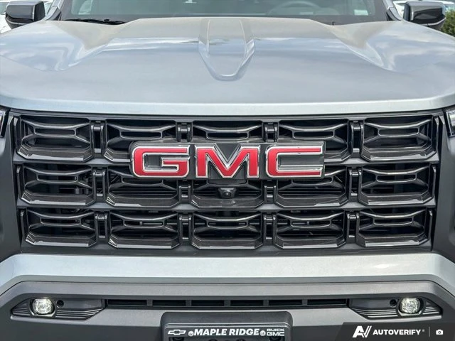 2026 GMC Canyon Elevation, šedá, 7 km, dovoz Kanada — foto 12 z 20