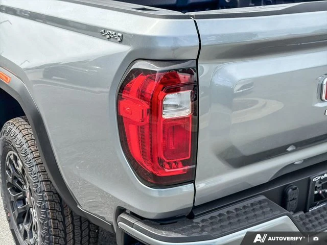 2026 GMC Canyon Elevation, šedá, 7 km, dovoz Kanada — foto 14 z 20