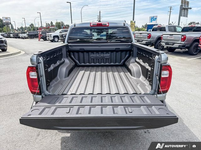 2026 GMC Canyon Elevation, šedá, 7 km, dovoz Kanada — foto 15 z 20