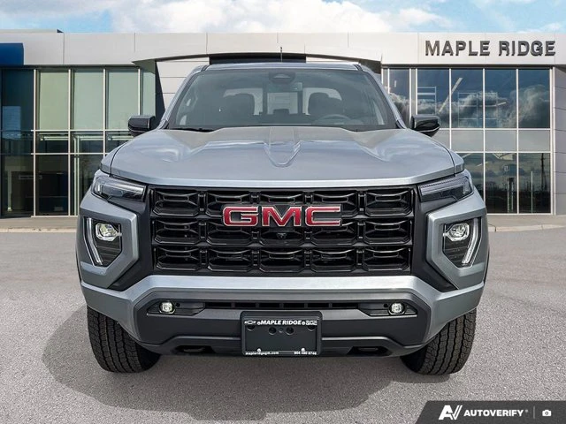 2026 GMC Canyon Elevation, šedá, 7 km, dovoz Kanada — foto 8 z 20