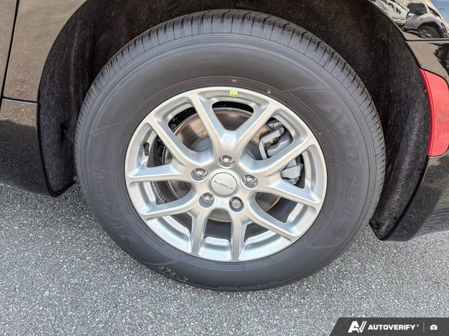 2027 Chrysler Pacifica Select, černá, 15 km, dovoz Kanada — foto 7 z 20