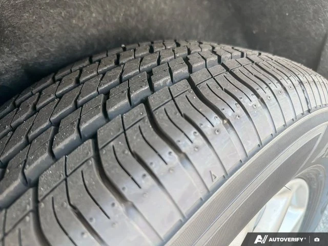 2027 Chrysler Pacifica Select, černá, 15 km, dovoz Kanada — foto 8 z 20