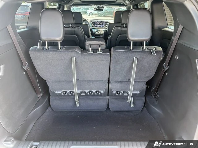 2027 Chrysler Pacifica Select, černá, 15 km, dovoz Kanada — foto 9 z 20