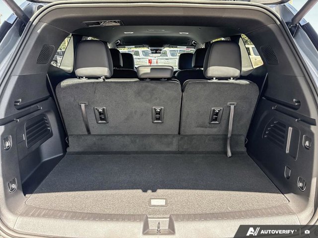 2026 GMC Acadia Elevation, šedá, 5 km, dovoz Kanada — foto 15 z 20