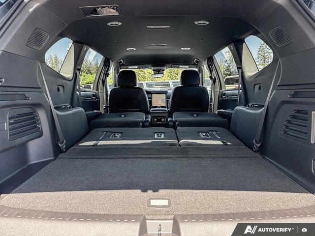 2026 GMC Acadia Elevation, šedá, 5 km, dovoz Kanada — foto 16 z 20