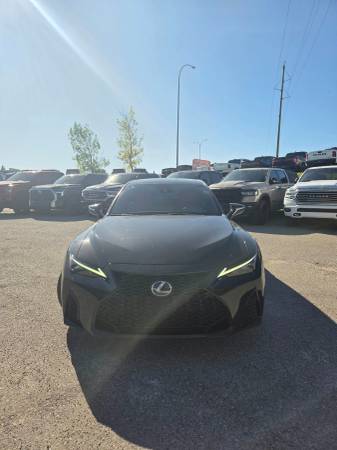 2021 Lexus, dovoz Kanada — foto 2 z 12