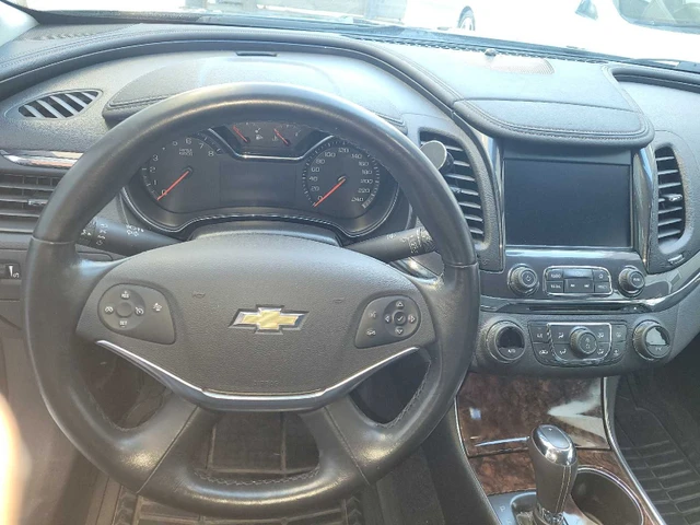 2015 Chevrolet Impala, černá, 112 000 km, dovoz Kanada — foto 4 z 5