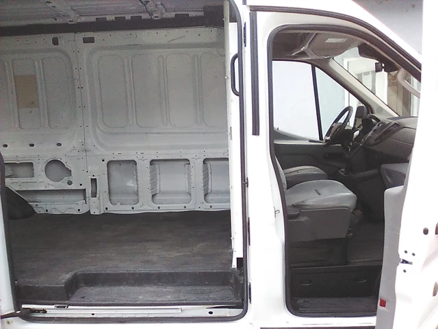 2017 Ford Transit, bílá, 221 000 km, dovoz Kanada — foto 4 z 5