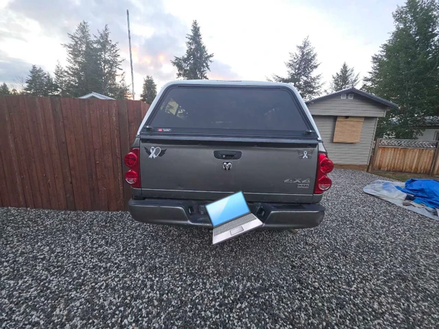 2007 Dodge Ram1500, šedá, 252 864 km, dovoz Kanada — foto 2 z 5