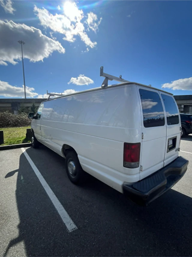 2004 Ford E-250, 190 000 km, dovoz Kanada — foto 3 z 5