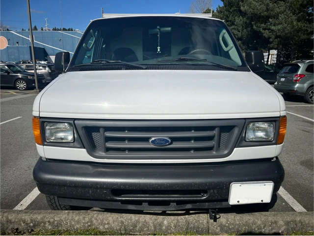 2004 Ford E-250, 190 000 km, dovoz Kanada — foto 4 z 5