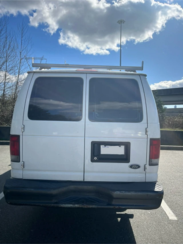 2004 Ford E-250, 190 000 km, dovoz Kanada — foto 5 z 5