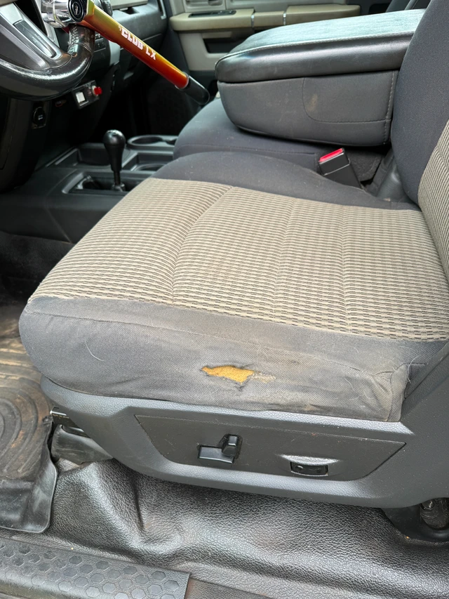 2011 Dodge Othrmdl, bílá, 224 817 km, dovoz Kanada — foto 5 z 5
