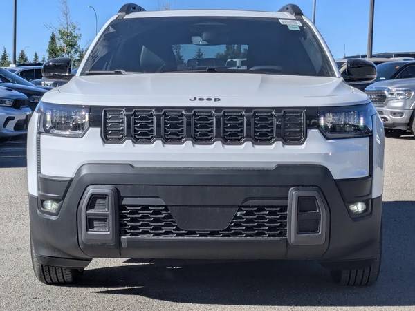 2026 Jeep, dovoz Kanada — foto 2 z 12