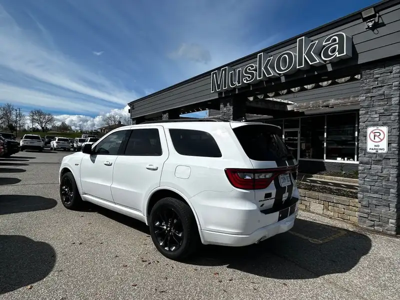 2025 Dodge Durango GT PLUS, bílá, 4 861 km, dovoz Kanada — foto 2 z 12