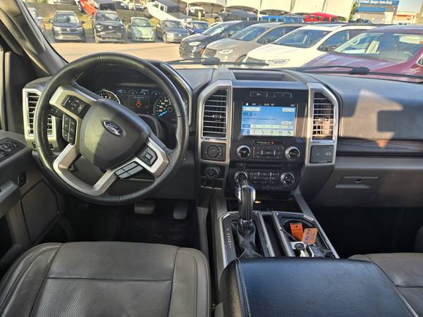 2016 Ford, dovoz Kanada — foto 9 z 12