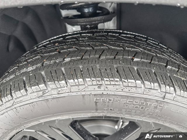 2026 GMC Acadia Elevation, bílá, 16 km, dovoz Kanada — foto 10 z 20