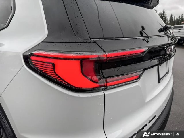 2026 GMC Acadia Elevation, bílá, 16 km, dovoz Kanada — foto 14 z 20