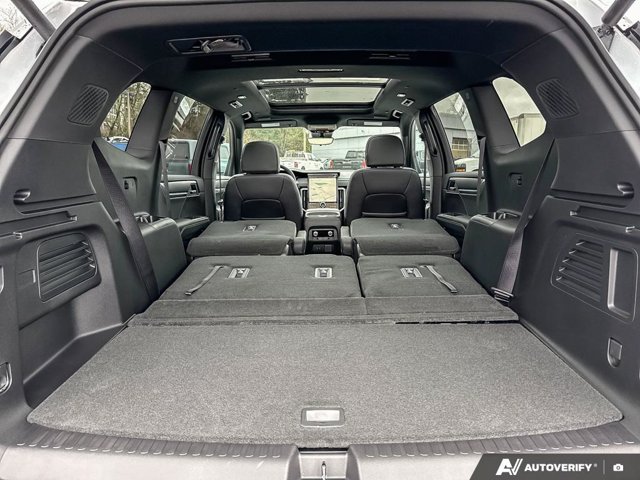 2026 GMC Acadia Elevation, bílá, 16 km, dovoz Kanada — foto 16 z 20