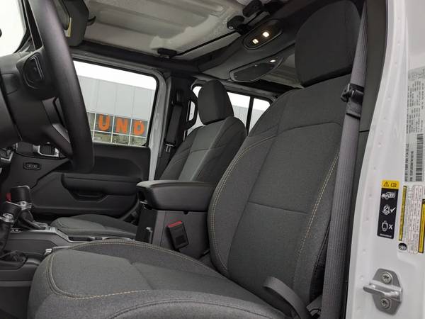 2026 Jeep, dovoz Kanada — foto 10 z 12