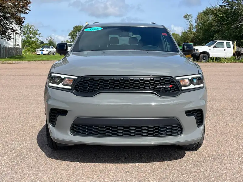 2026 Dodge Durango GT AWD, šedá, 11 000 km, dovoz Kanada — foto 2 z 12