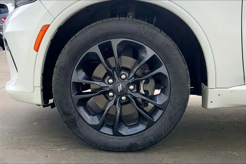 2021 Dodge Durango SXT, bílá, 134 892 km, dovoz Kanada — foto 9 z 12