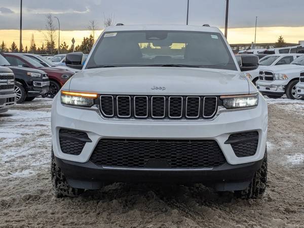 2025 Jeep, dovoz Kanada — foto 2 z 12