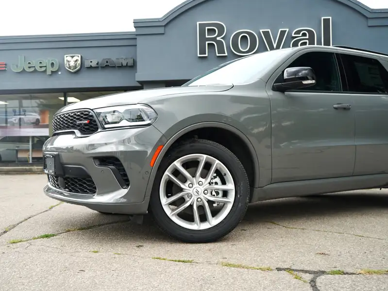 2026 Dodge Durango GT Plus, šedá, 50 km, dovoz Kanada — foto 2 z 12
