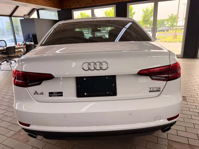 2017 Audi A4 Progressiv, 125 892 km, dovoz Kanada — foto 3 z 5