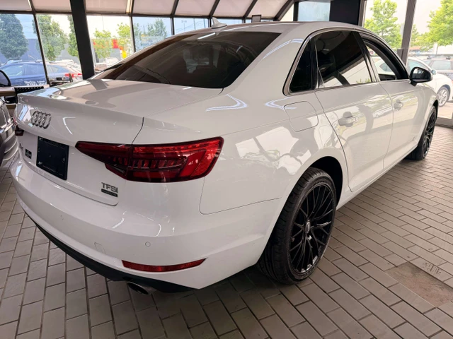 2017 Audi A4 Progressiv, 125 892 km, dovoz Kanada — foto 4 z 5