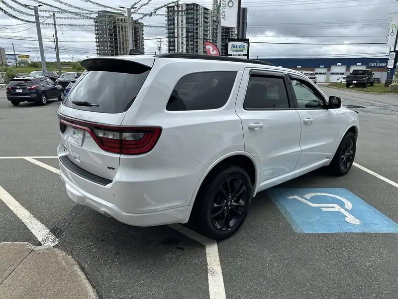2025 Dodge Durango GT Plus, bílá, 17 462 km, dovoz Kanada — foto 9 z 12