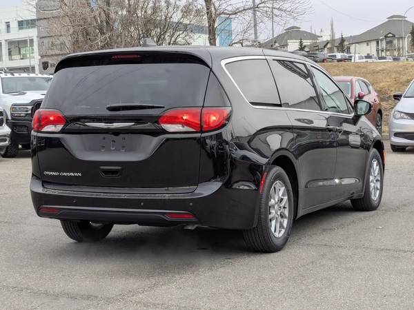 2026 Chrysler, bílá, dovoz Kanada — foto 7 z 12