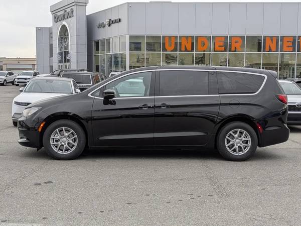 2026 Chrysler, bílá, dovoz Kanada — foto 9 z 12