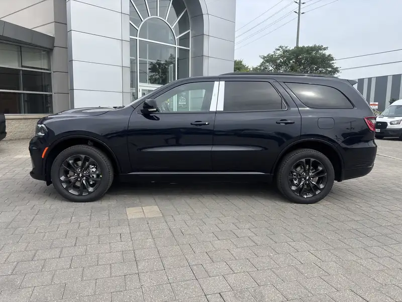 2027 Dodge Durango GT Plus AWD, modrá, dovoz Kanada — foto 4 z 12