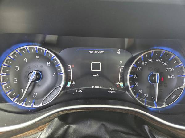 2023 Chrysler, dovoz Kanada — foto 10 z 12