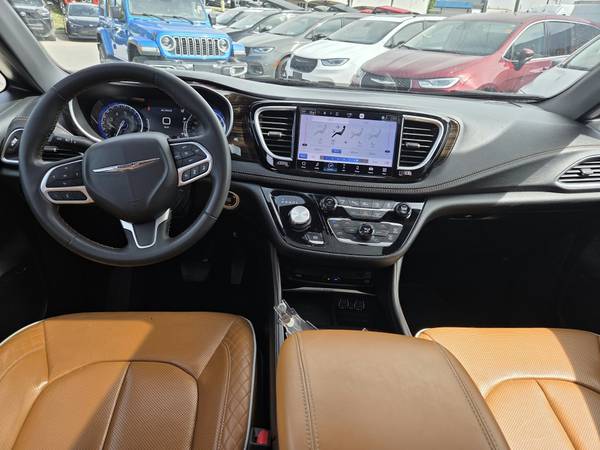 2023 Chrysler, dovoz Kanada — foto 9 z 12