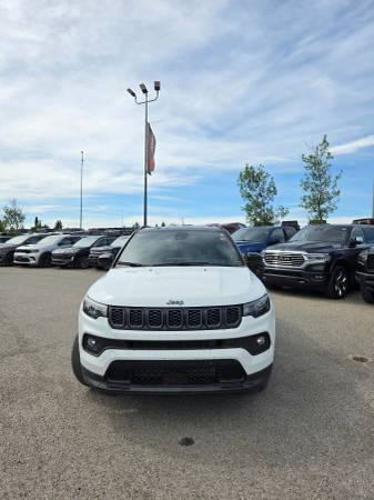 2024 Jeep, dovoz Kanada — foto 2 z 12
