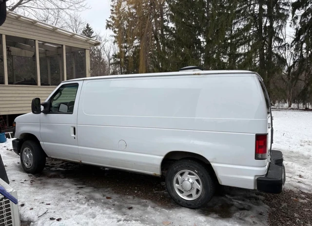 2014 Ford E-150, 205 000 km, dovoz Kanada — foto 5 z 5